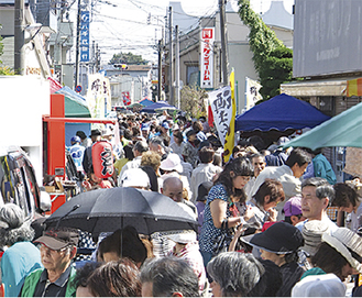 毎回多くの来場者で賑わう