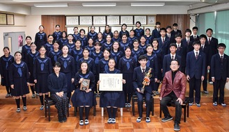 コンクールで日本一に輝いた鶴川第二中学校合唱部のみなさん