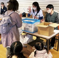 今年も食料・日用品を配布