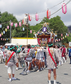 地域を盛り上げる「大塚御輿」