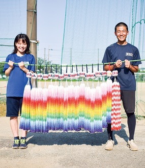 キャプテンの今野翔さん（右）とマネージャーの谷美咲さん（左）