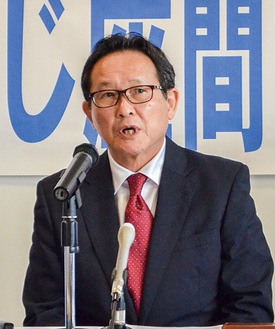 会見する沖本氏＝７月23日・座間市立市民交流プラザ（プラっとざま）で