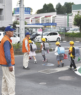 児童を見守る「愛の目運動」