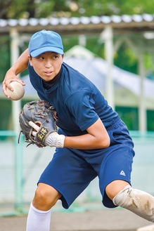 練習に励む古川ひとみさん