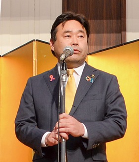 山口貴裕市長