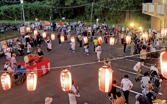 多くの人でにぎわった納涼祭の様子