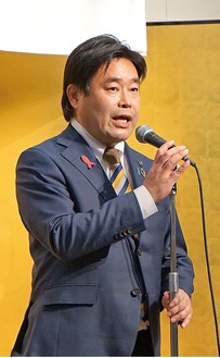 あいさつする山口市長