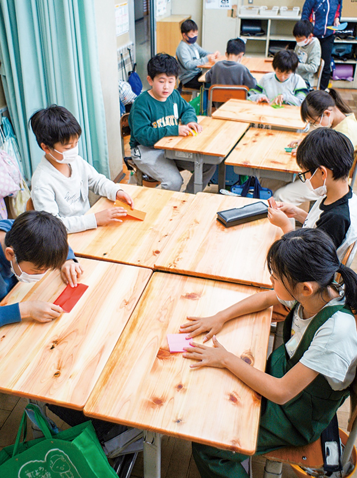 学習机に厚木産木材 地域資源を活用 | 厚木・愛川・清川 | タウンニュース