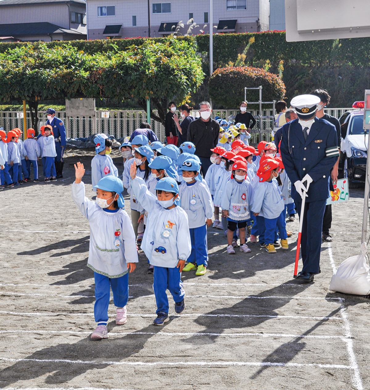 成瀬幼稚園で交通安全教室 「左右と周囲を確認してね」 | 伊勢原 | タウンニュース