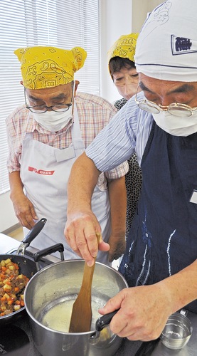 小麦粉を炒ってカレーのベースをつくる