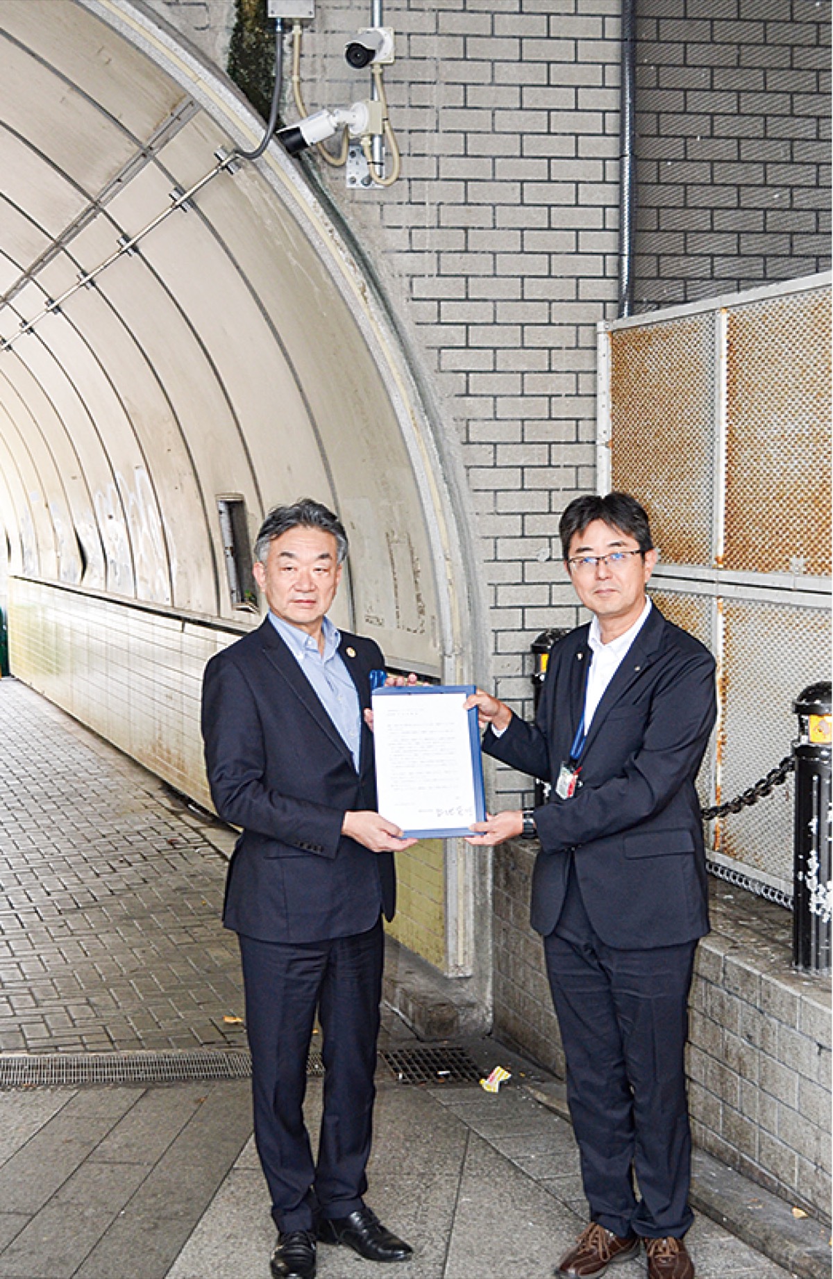 汐入駅下の駐輪場 監視カメラで犯罪抑止 シティサポートが寄贈