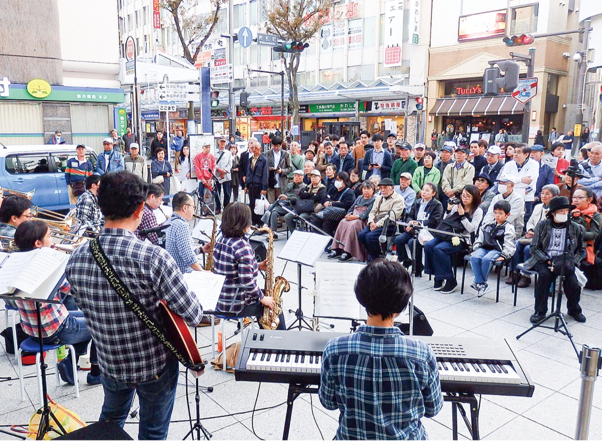 街にあふれるジャズ＆ロック 多彩な音楽、楽しむ３日間 | 横須賀・三浦 | タウンニュース