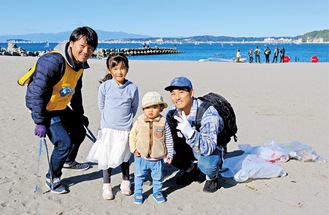 小さな子どもも参加＝商店会提供