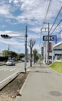 除草剤が撒かれたビッグモーター藤沢店前