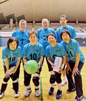 最高齢の部門で優勝した「湘南の風B」チーム