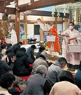 ｢年初めは祈祷で運気良く｣