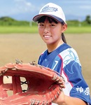 グローブを構える堀川さん