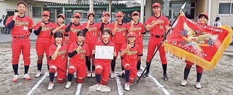 市大会優勝を決め笑顔の選手たち＝提供写真