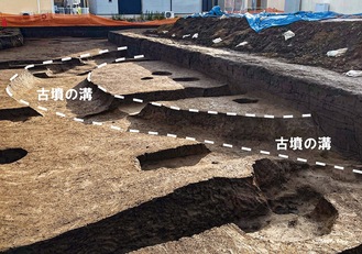 本社Ｂ遺跡で発見された古墳の周溝