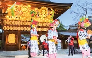 ねぶた点灯式と踊りの鑑賞ツアー