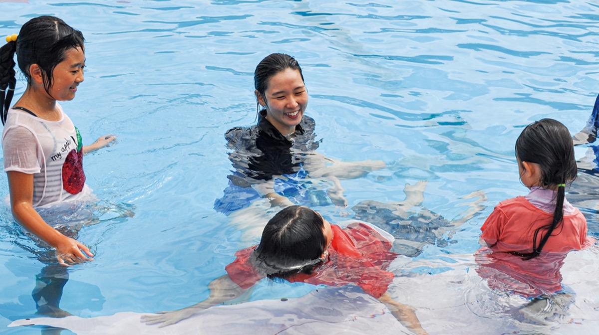 もしも｣に備え着衣泳 浜須賀プールで体験教室 | 茅ヶ崎・寒川 | タウンニュース