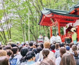 月次祭の様子