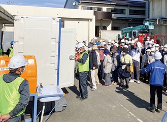 仮設トイレなどを設置