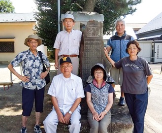 三島神社を訪れたメンバー