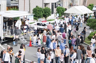 多くの来場者でにぎわった（写真提供）