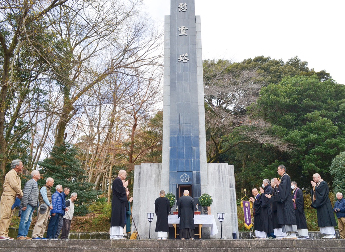 平和祈る、年内最後の供養