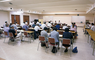 町立公民館で開かれた事前説明会