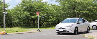 諏訪の原公園の駐車場で行われた実車指導