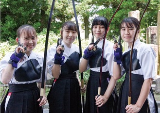 (左から)石渡さん、後藤さん、武藤さん、藤井さん