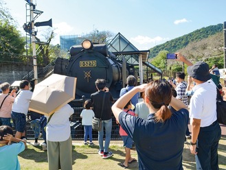 鉄道フェスに３千人