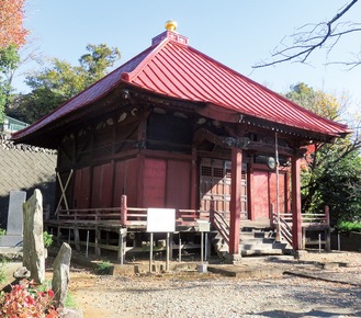 屋根の葺き替えと耐震補強工事がされた桜観音堂