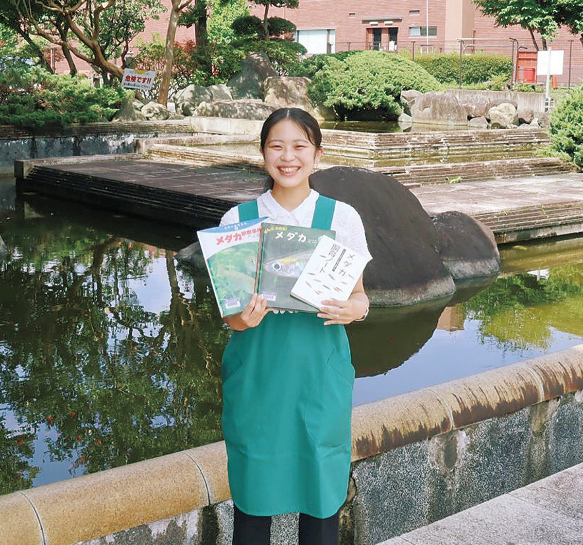 秦野市立図書館 メダカと命の大切さ学ぶ 防火水槽に逃がさないで 秦野 タウンニュース